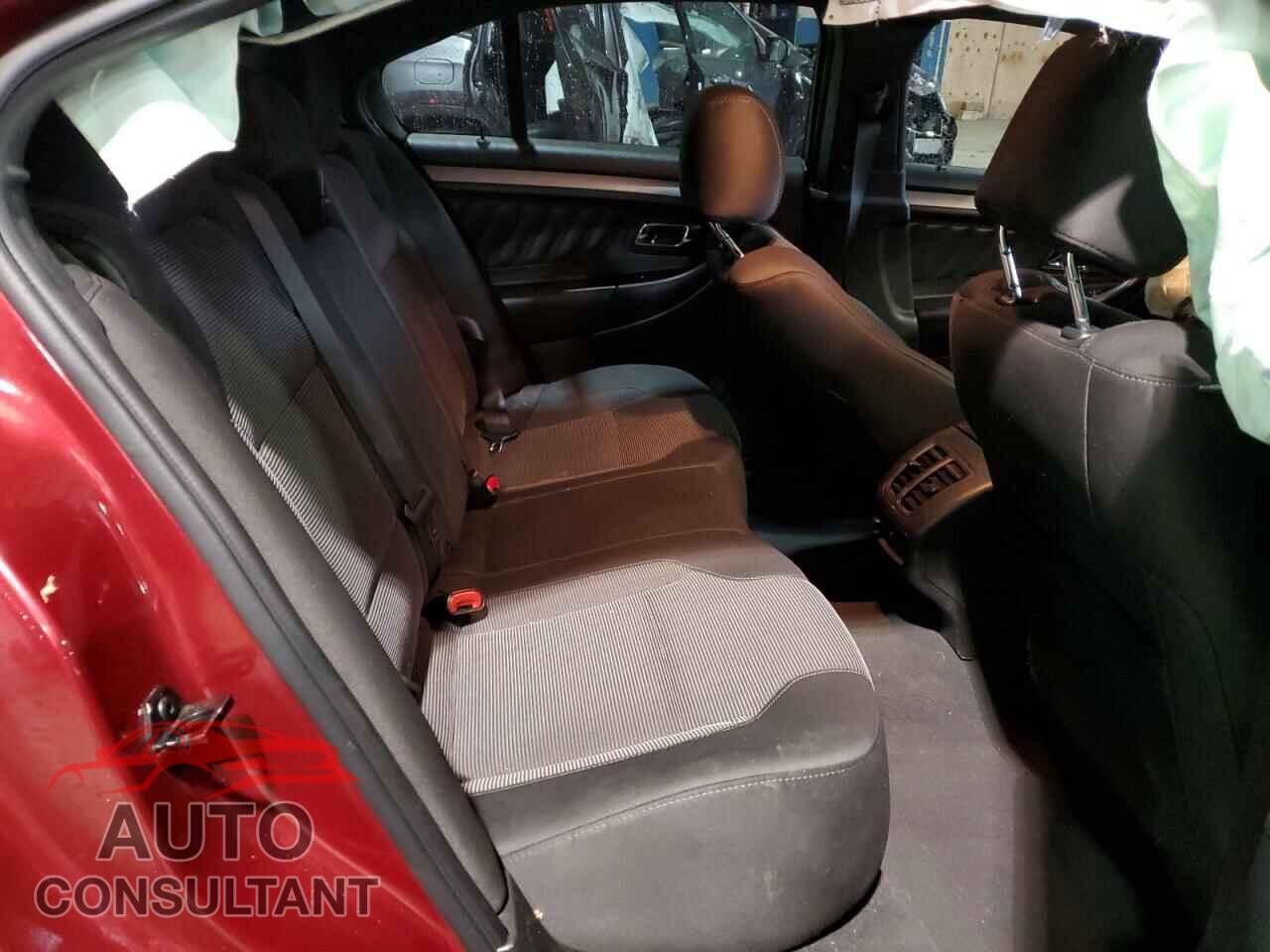 FORD TAURUS 2019 - 1FAHP2E85KG101995
