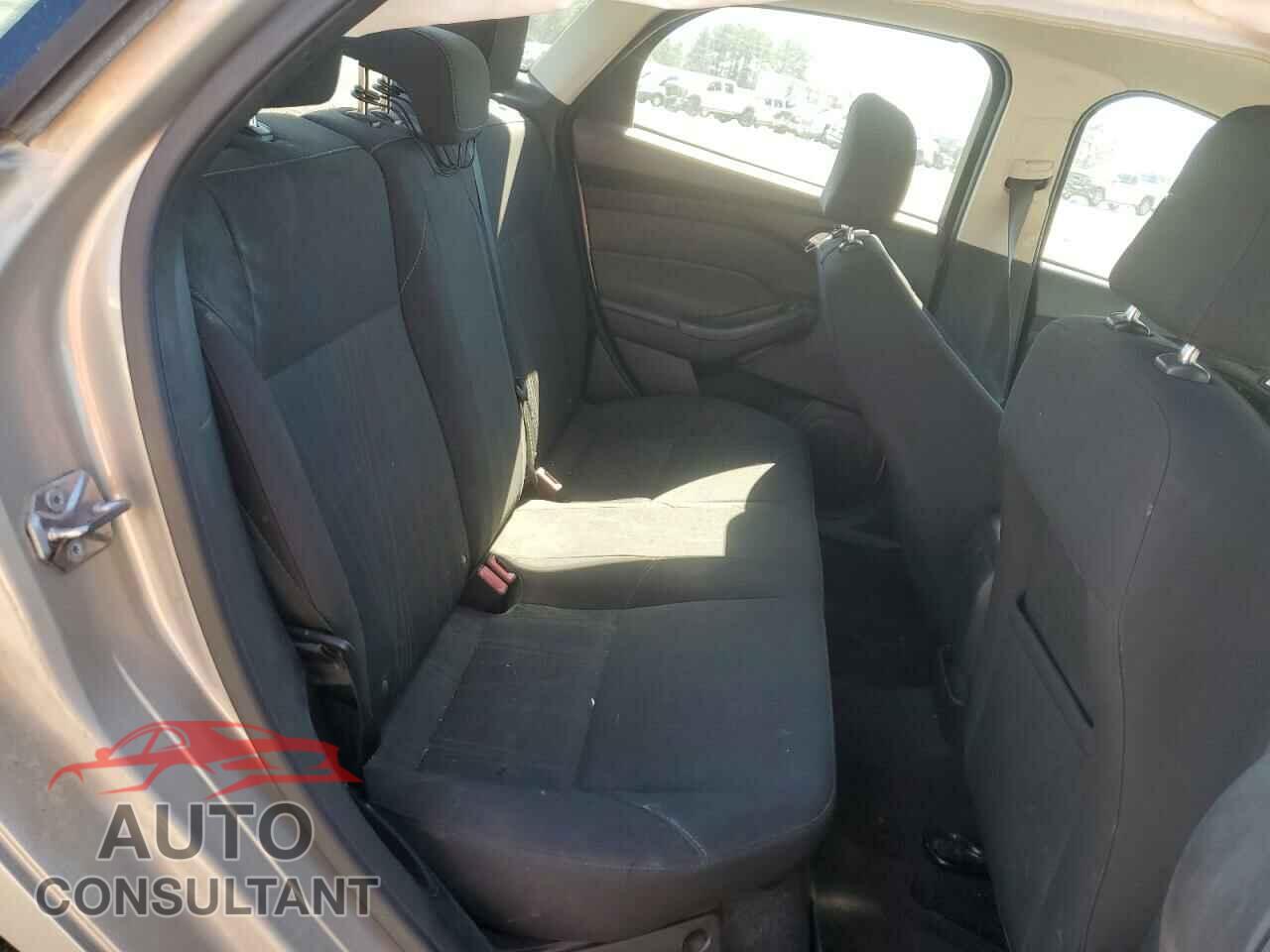 FORD FOCUS 2016 - 1FADP3F27GL210181