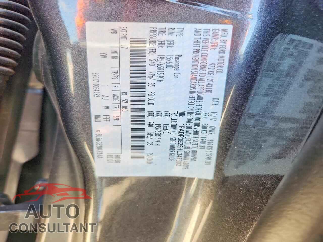 FORD FOCUS 2017 - 1FADP3E25HL347302