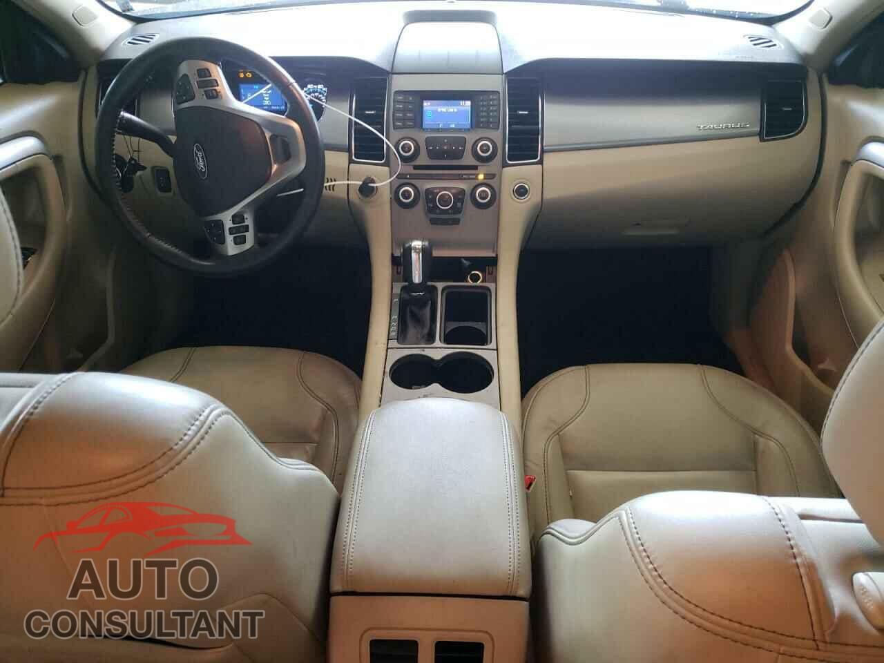 FORD TAURUS 2018 - 1FAHP2E85JG115281