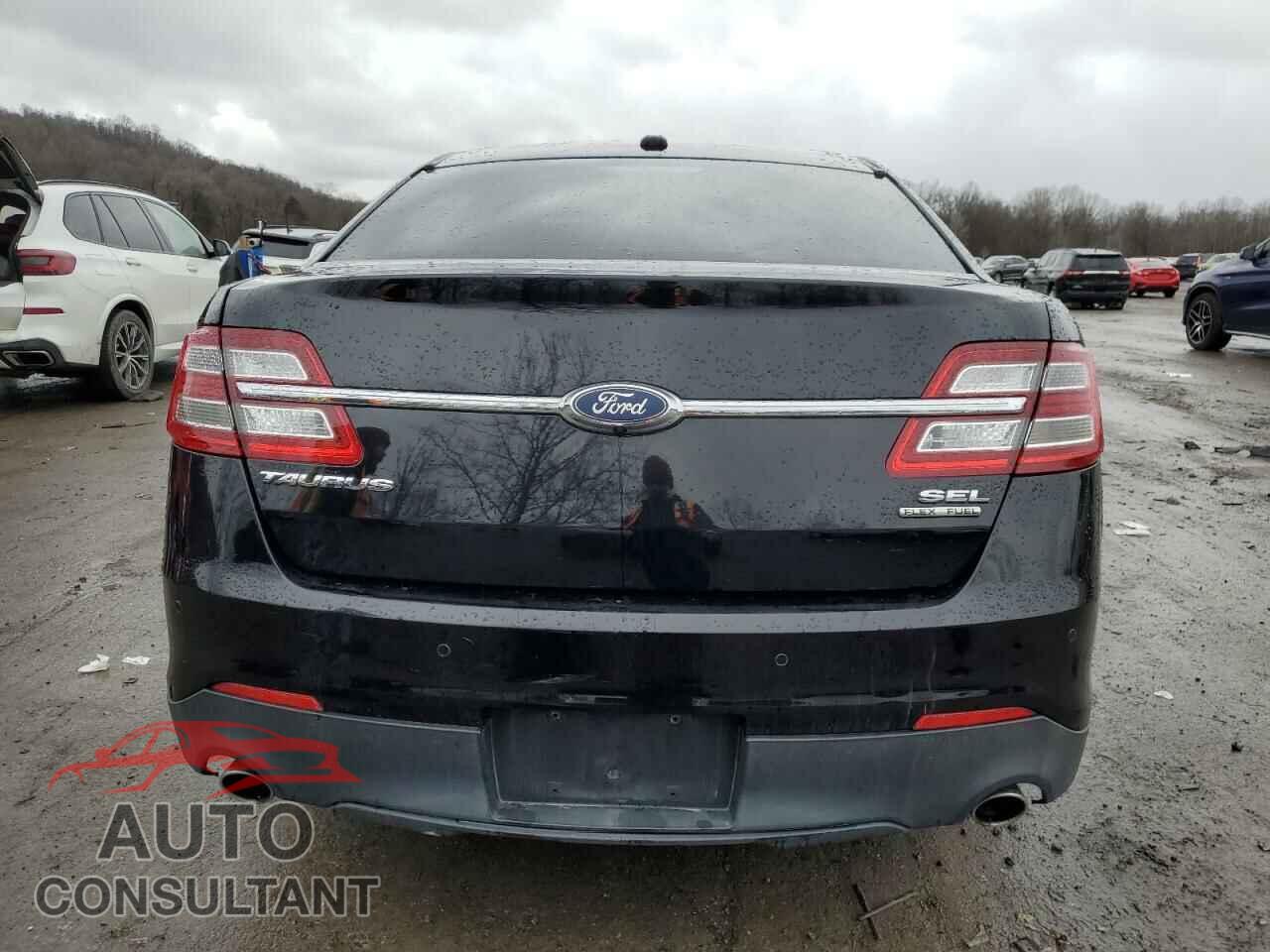 FORD TAURUS 2017 - 1FAHP2E87HG117043