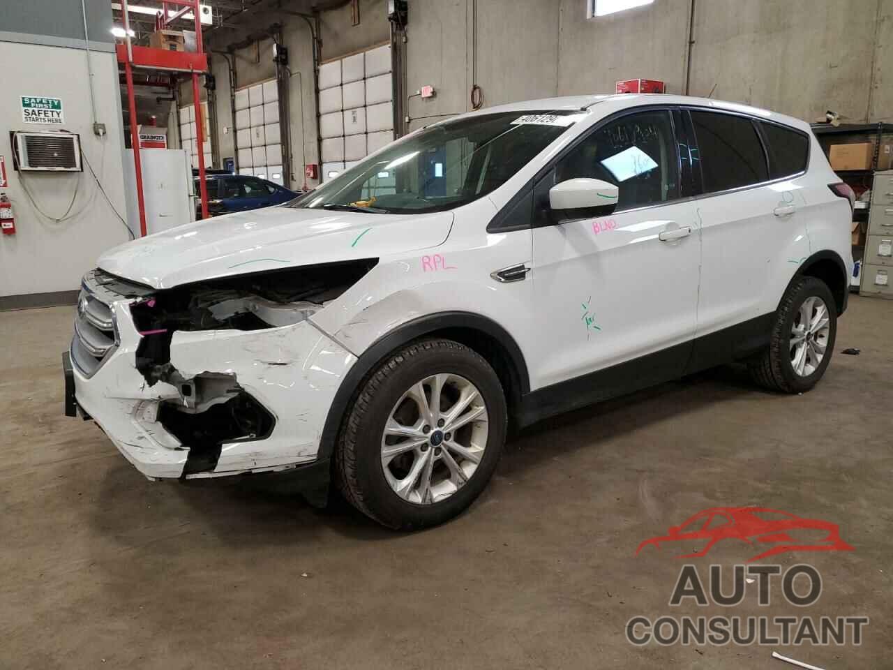 FORD ESCAPE 2017 - 1FMCU0GDXHUE73334