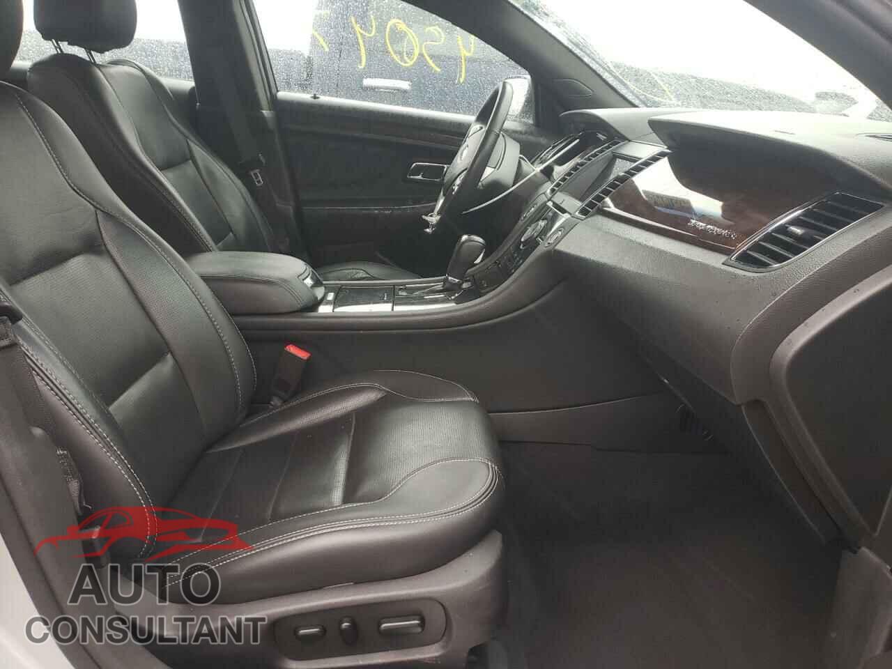 FORD TAURUS 2019 - 1FAHP2F86KG116455