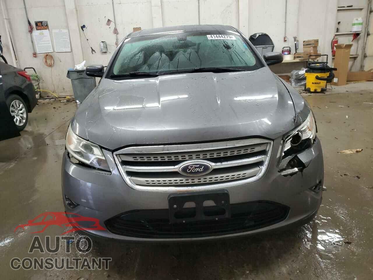 FORD TAURUS 2011 - 1FAHP2EW2BG112158