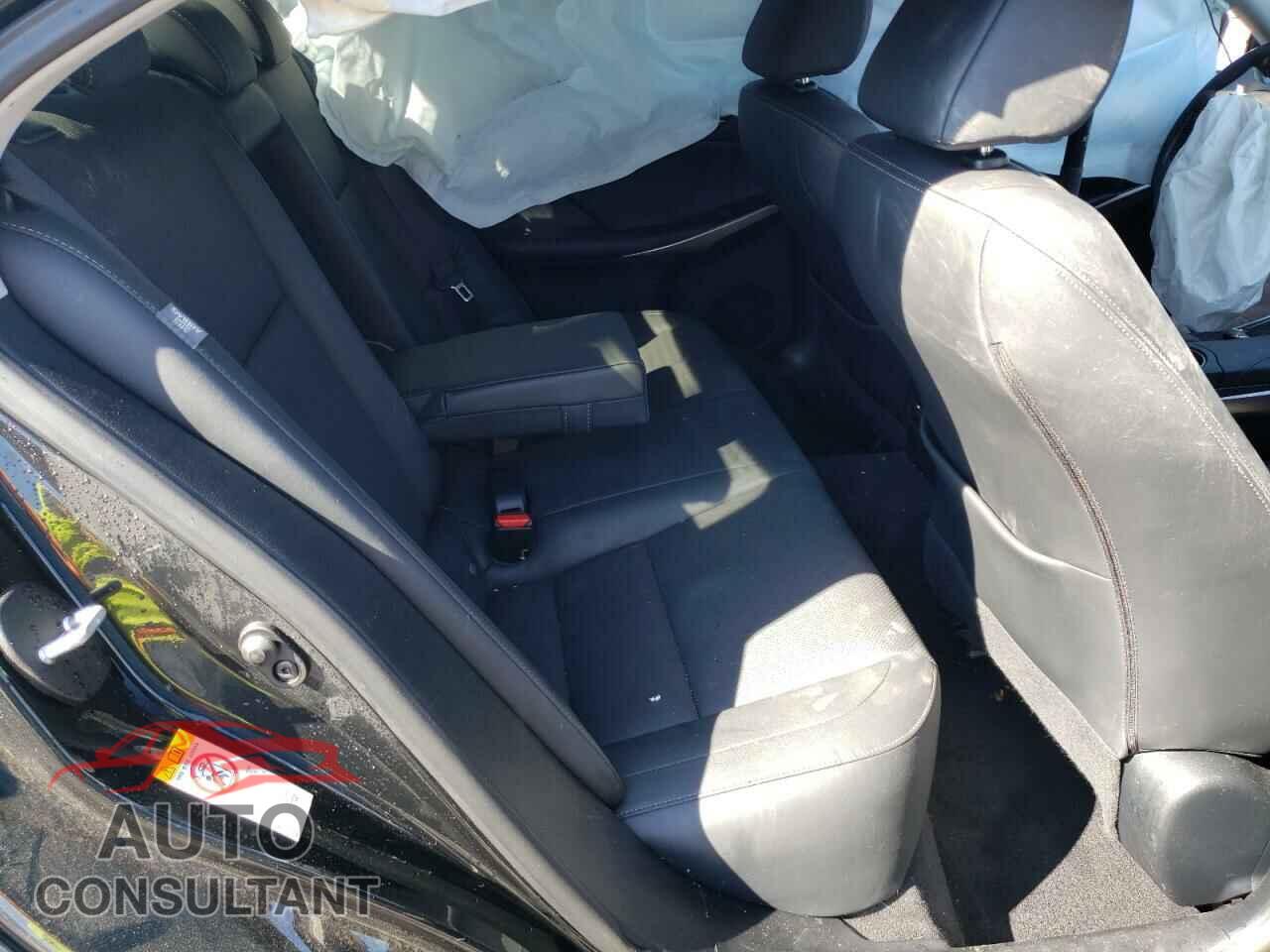 LEXUS IS 2017 - JTHCM1D23H5015673
