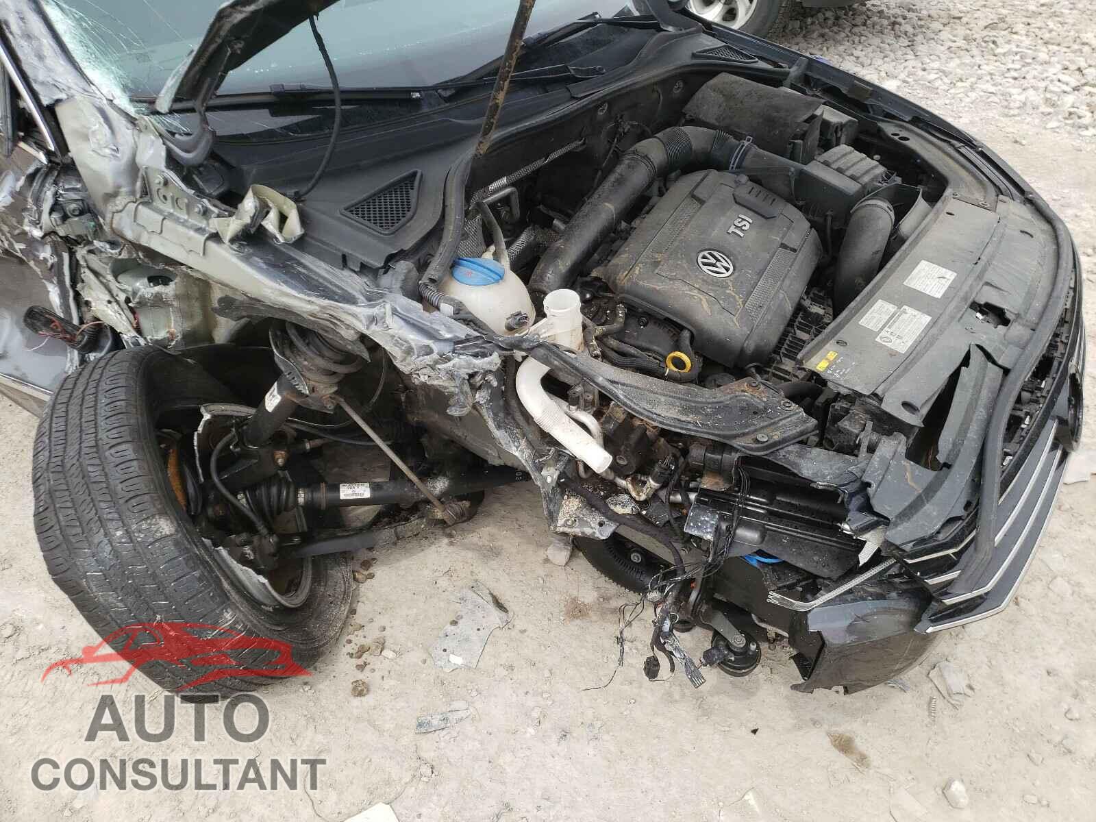 VOLKSWAGEN PASSAT 2017 - 1VWAT7A37HC048230