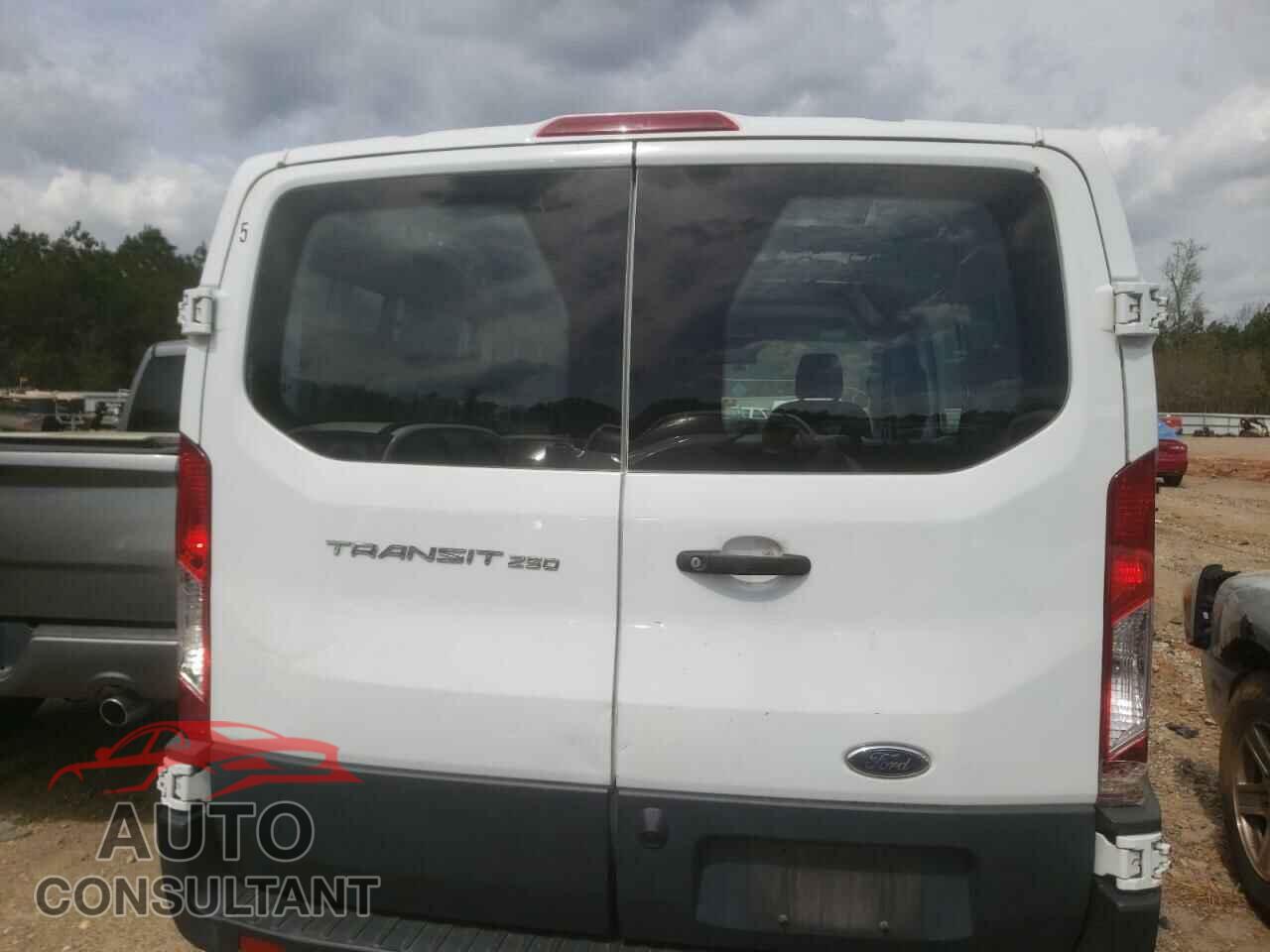 FORD TRANSIT CO 2018 - 1FTYR1YM5JKA63252