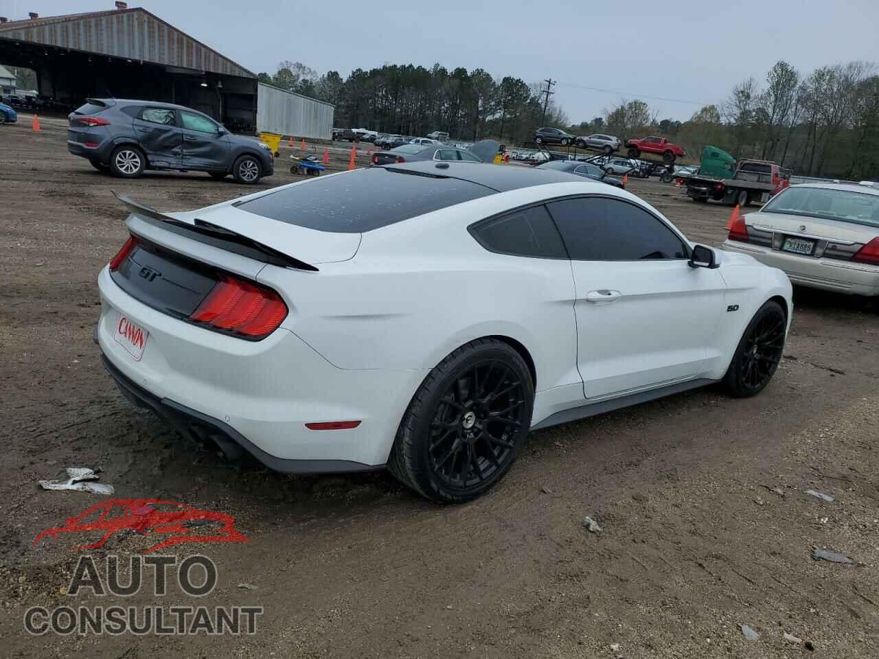 FORD MUSTANG 2018 - 1FA6P8CF6J5106385