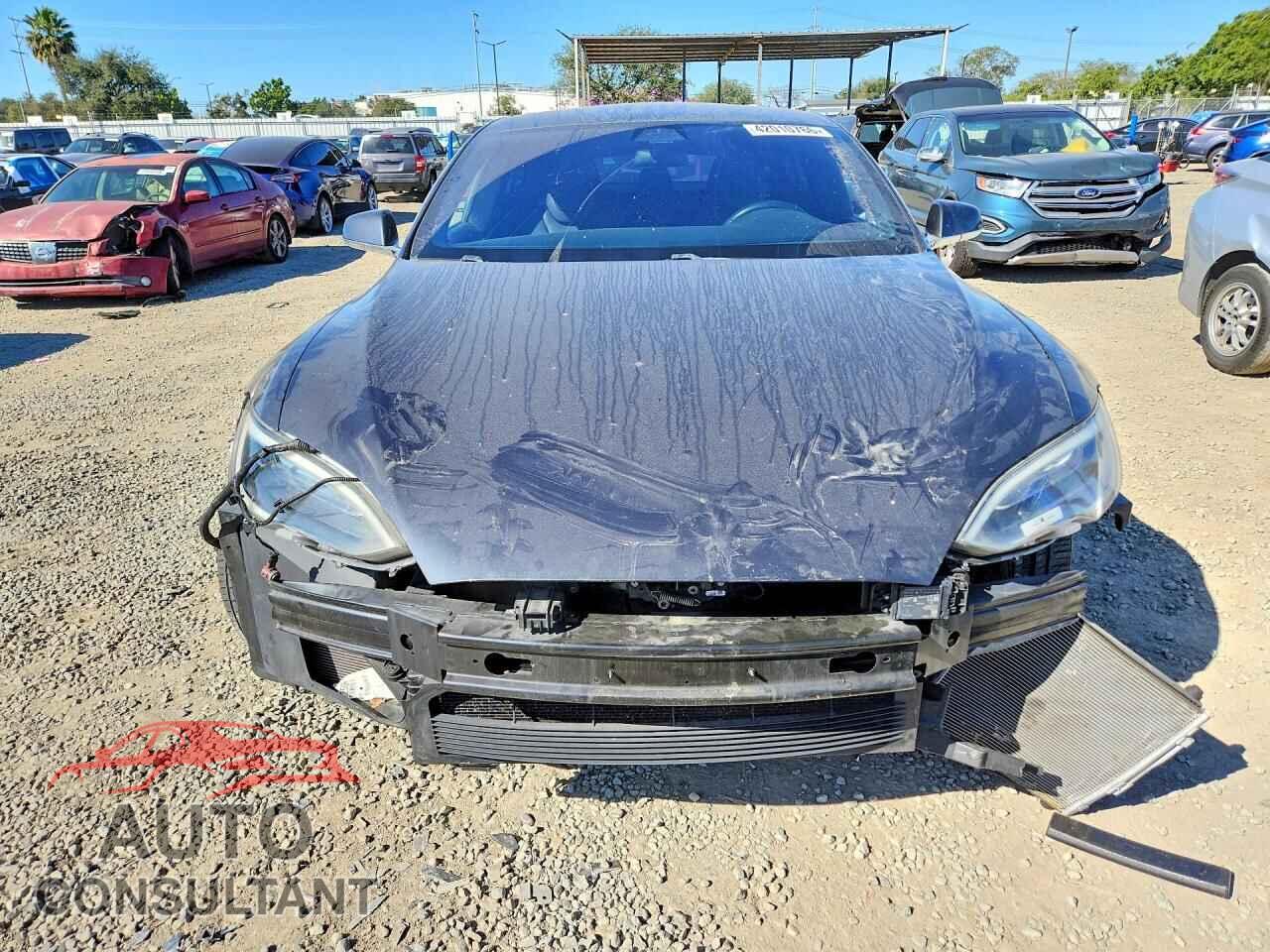 TESLA MODEL S 2017 - 5YJSA1E23HF215004