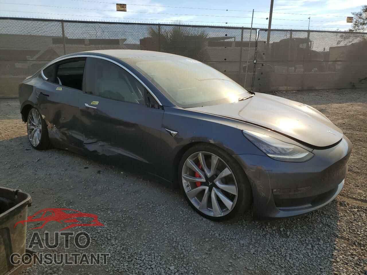 TESLA MODEL 3 2019 - 5YJ3E1EB0KF238370
