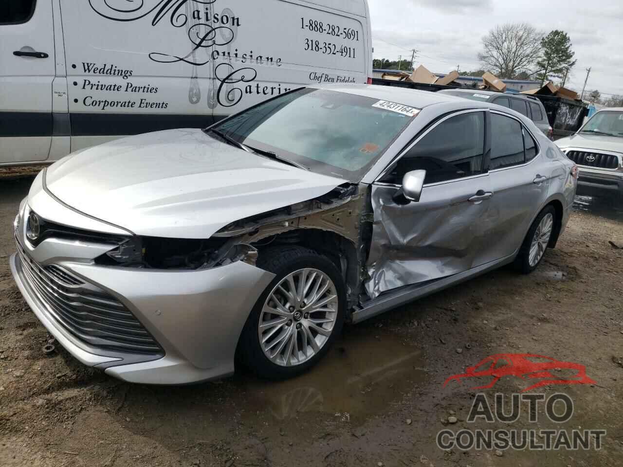 TOYOTA CAMRY 2018 - 4T1B11HK5JU038864