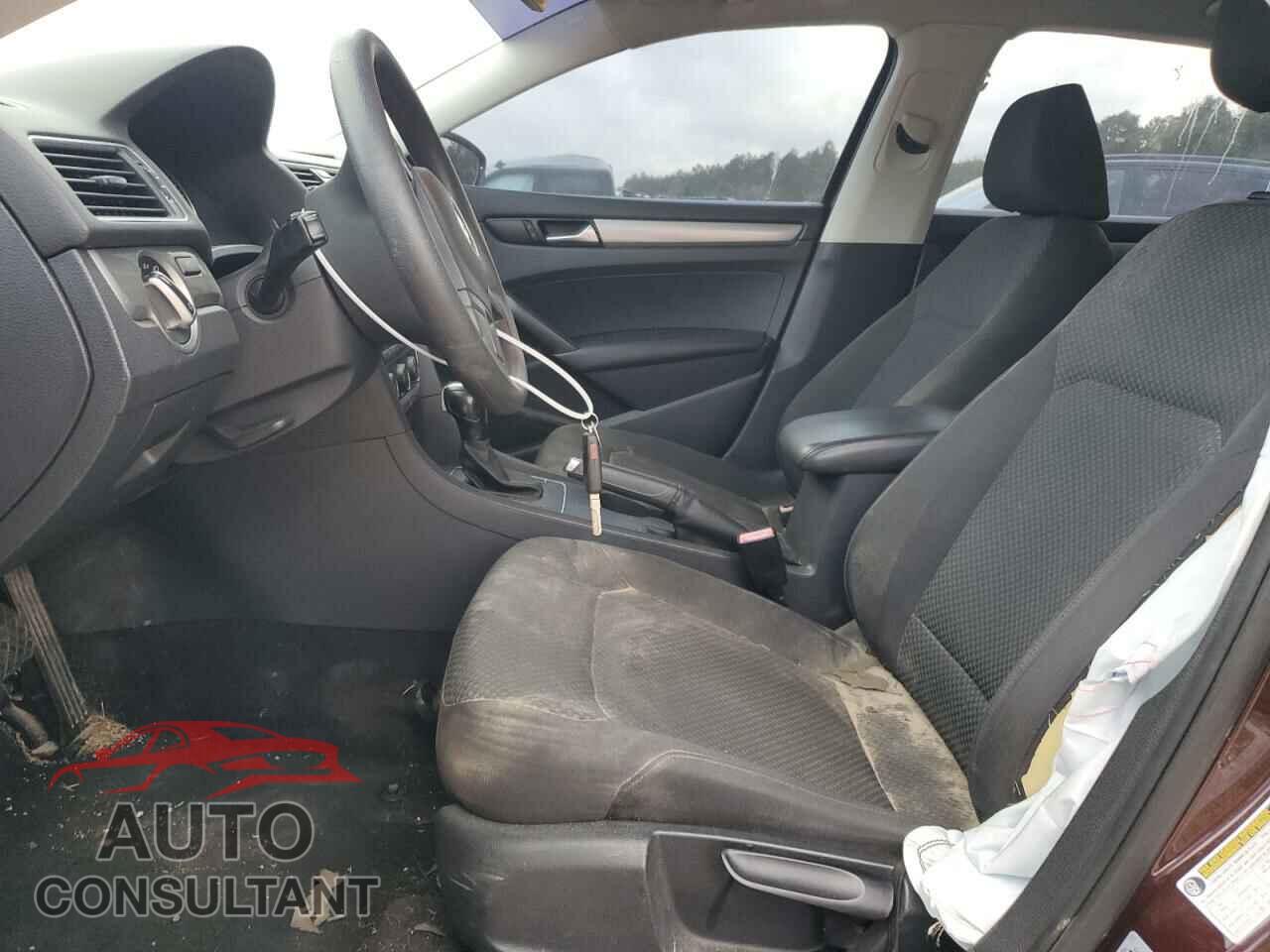 VOLKSWAGEN PASSAT 2013 - 1VWAP7A38DC136900