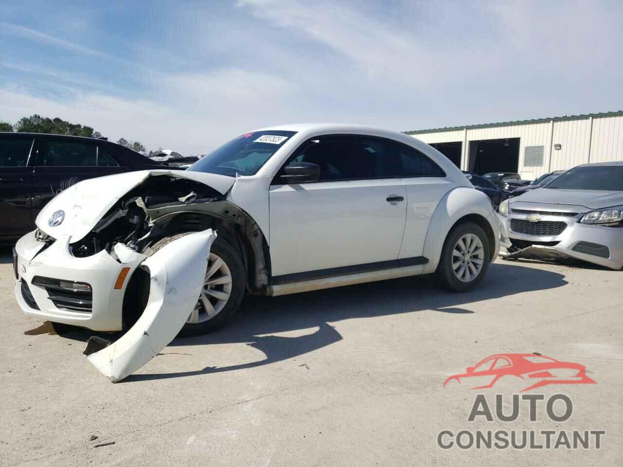 VOLKSWAGEN BEETLE 2018 - 3VWFD7AT3JM701160