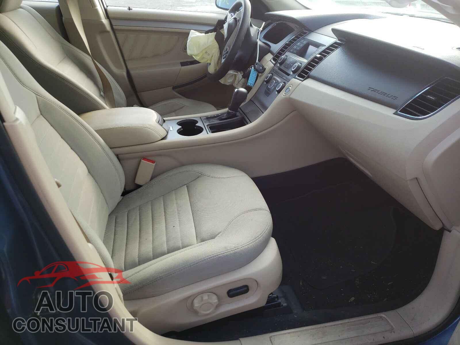 FORD TAURUS 2018 - 1FAHP2D89JG107105