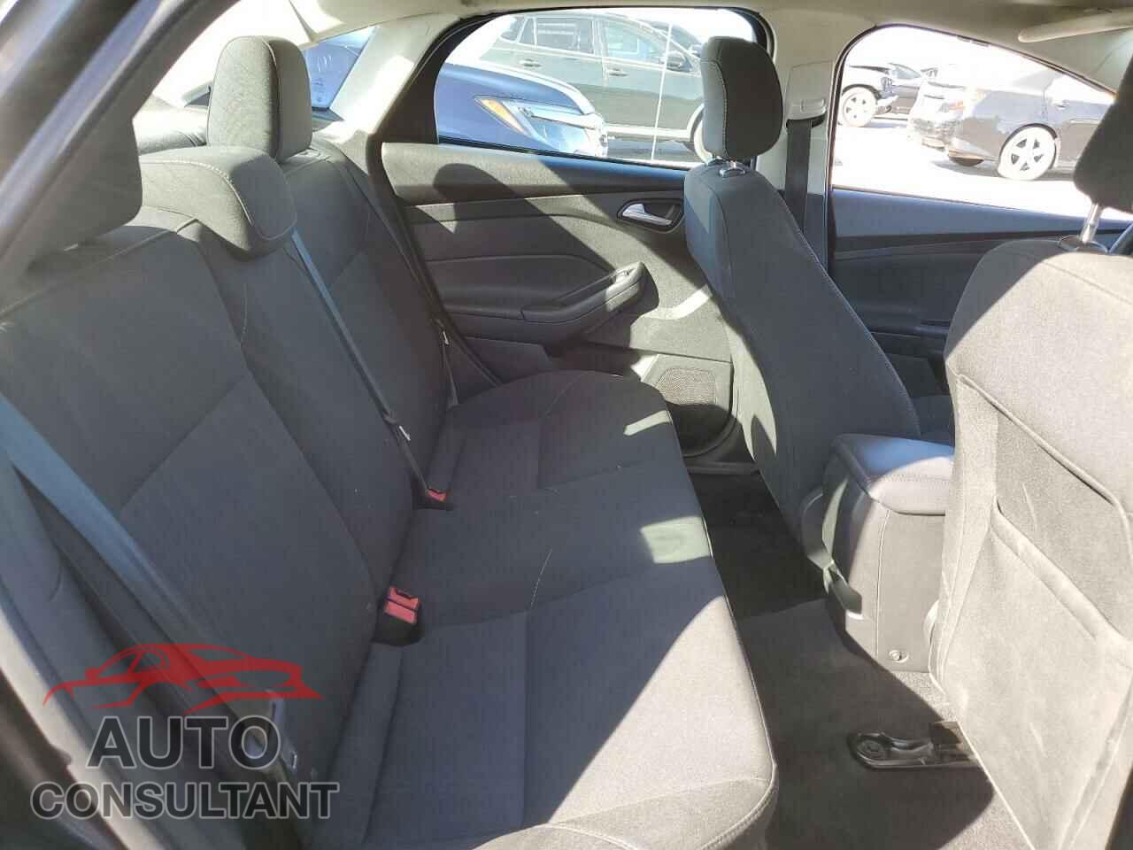 FORD FOCUS 2018 - 1FADP3F27JL249473