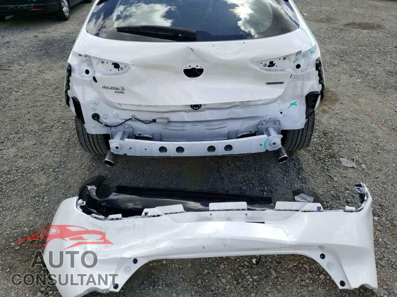 MAZDA 3 2021 - JM1BPBLL9M1348661