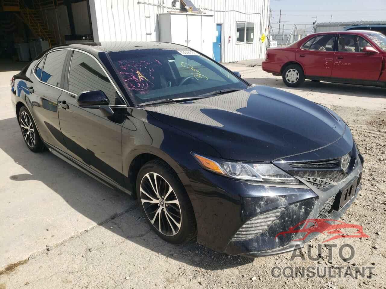 TOYOTA CAMRY 2018 - 4T1B11HK7JU120840