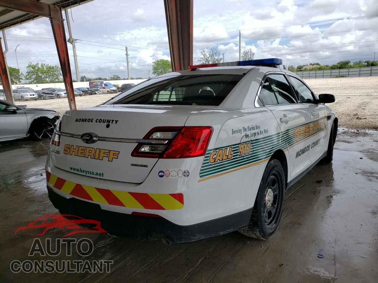 FORD TAURUS 2018 - 1FAHP2L86JG115972