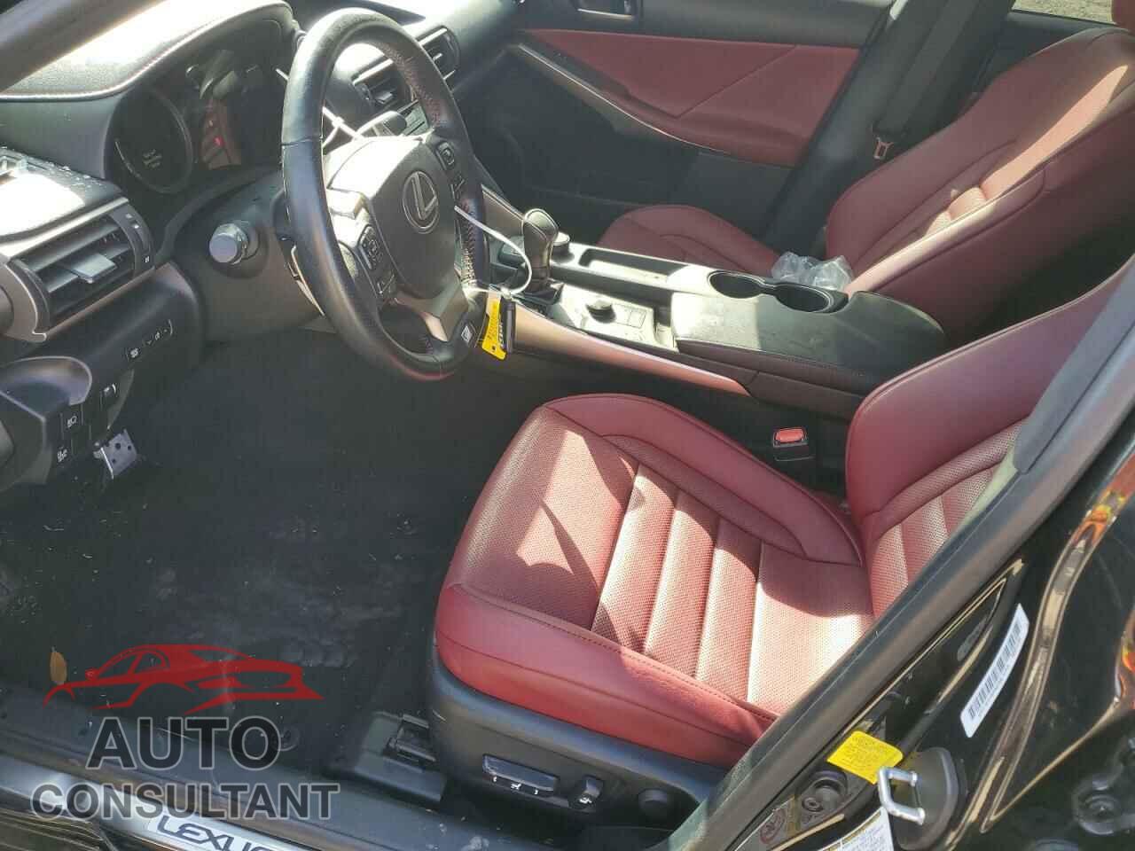 LEXUS IS 2017 - JTHBA1D20H5051373