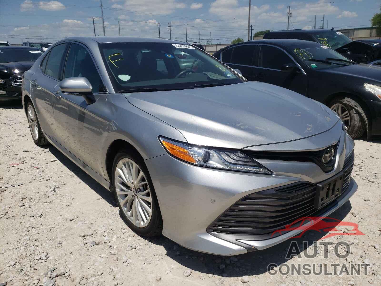 TOYOTA CAMRY 2018 - 4T1B11HK4JU026303