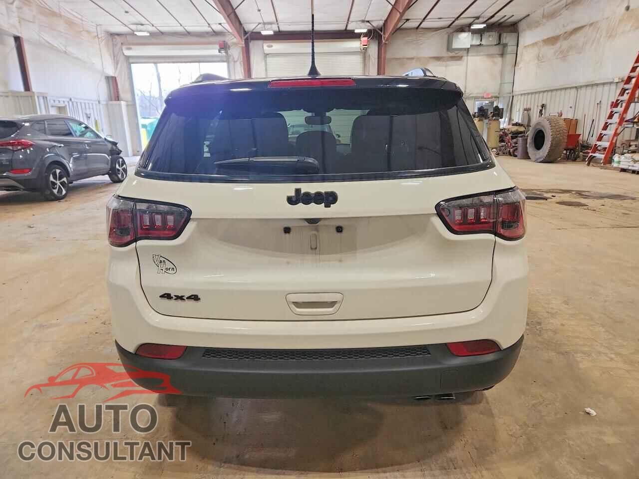 JEEP COMPASS 2019 - 3C4NJDBB7KT653584