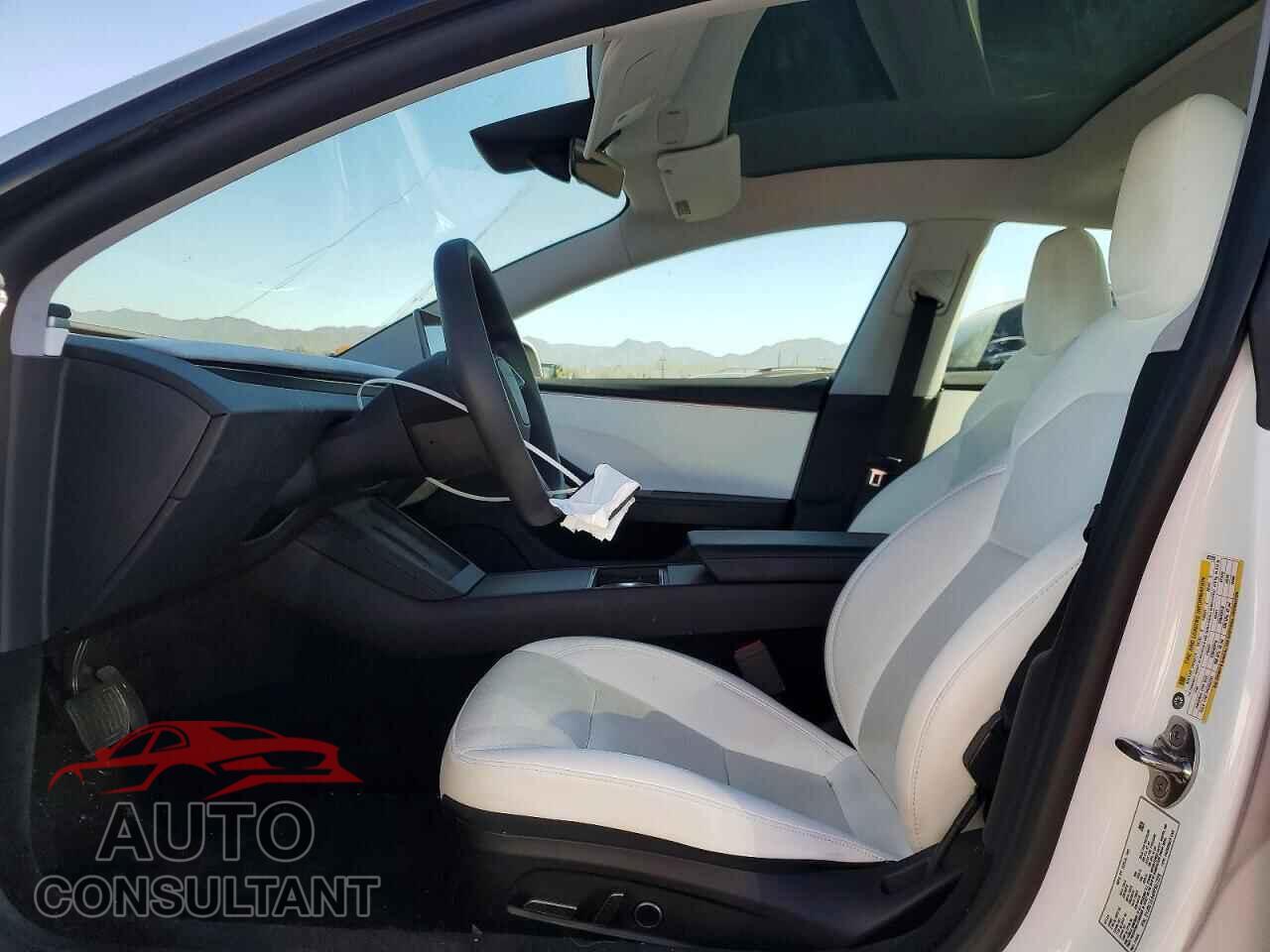 TESLA MODEL 3 2024 - 5YJ3E1EA4RF827228