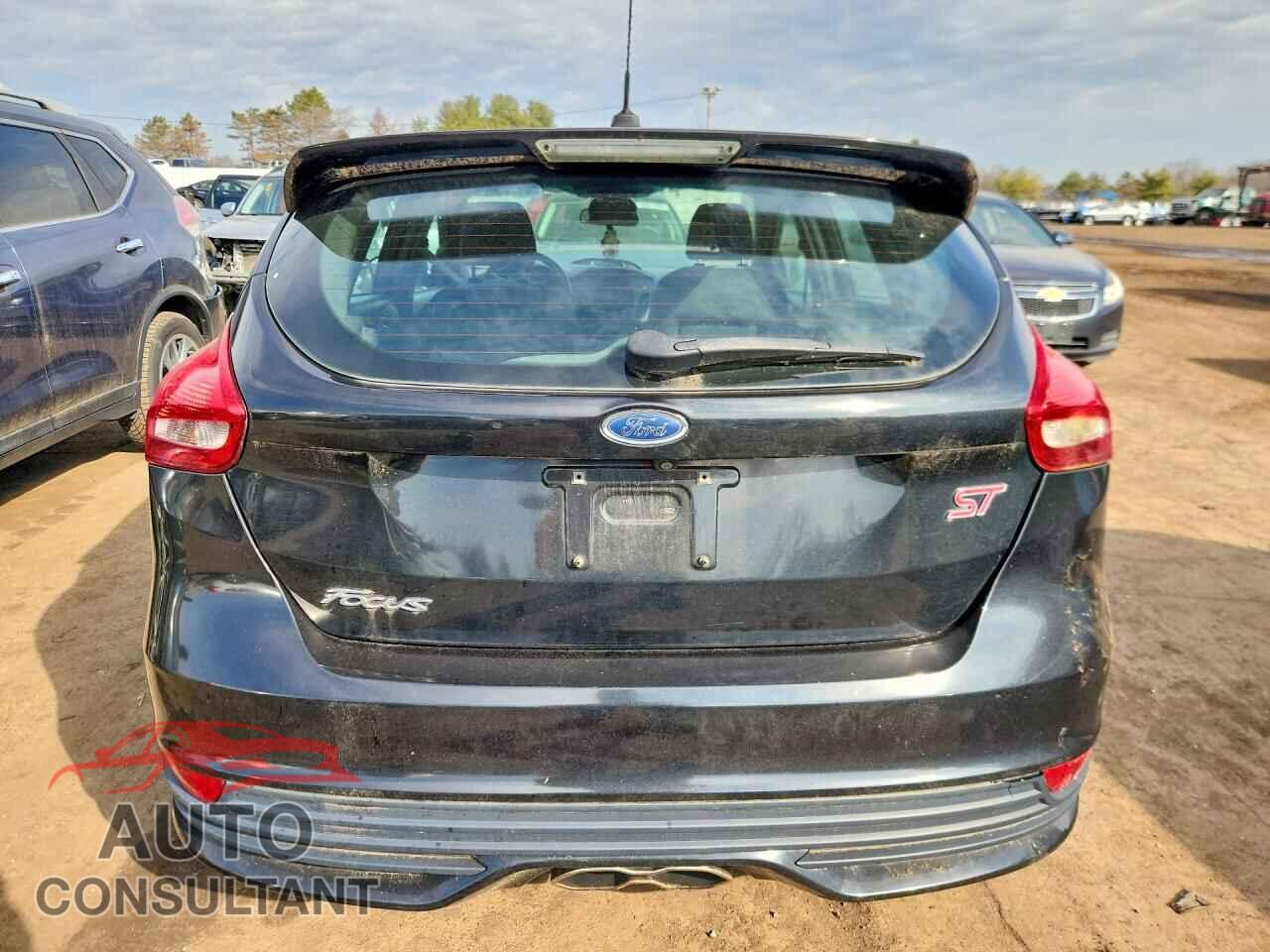FORD FOCUS 2015 - 1FADP3L98FL338171