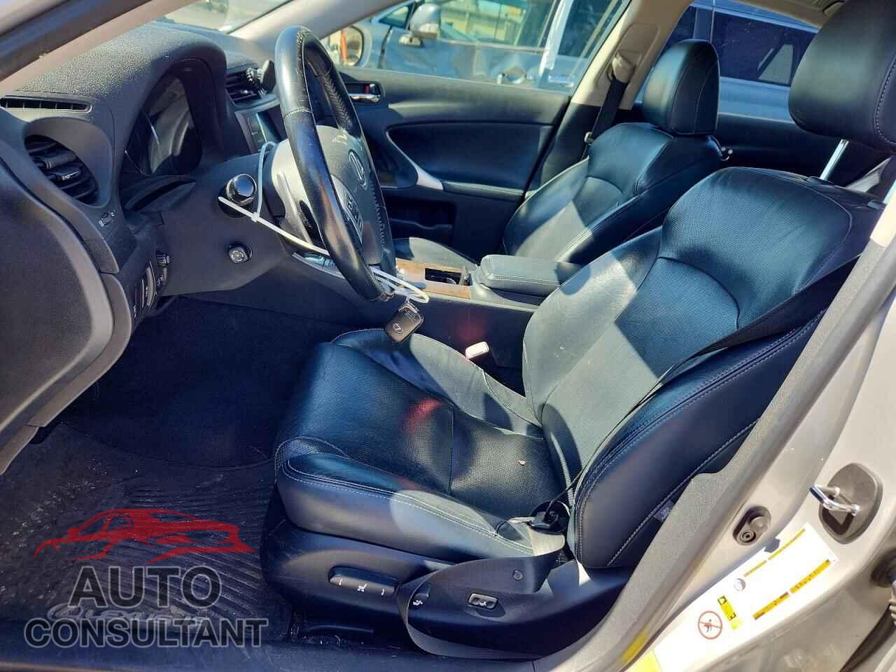 LEXUS IS 2012 - JTHCF5C22C5055268
