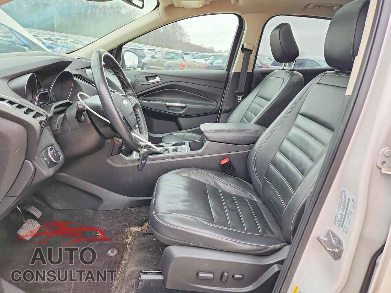 FORD ESCAPE 2018 - 1FMCU9J96JUC98787