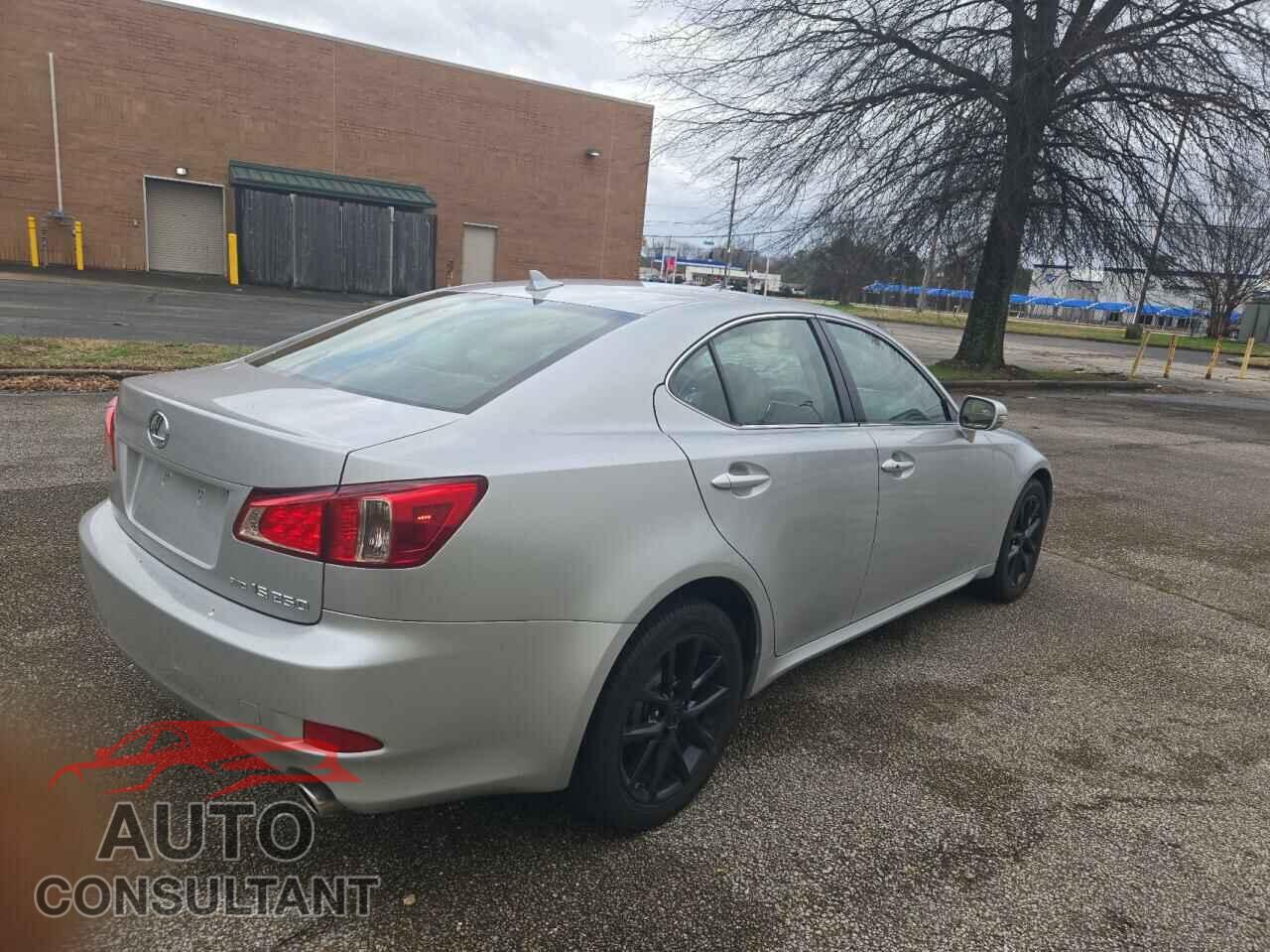 LEXUS IS 2011 - JTHCF5C20B5044980