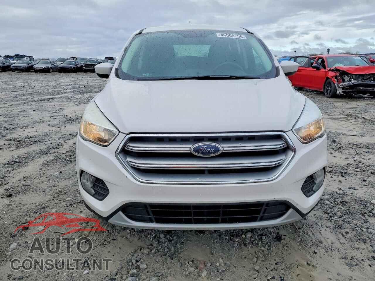 FORD ESCAPE 2017 - 1FMCU0GD5HUC43233