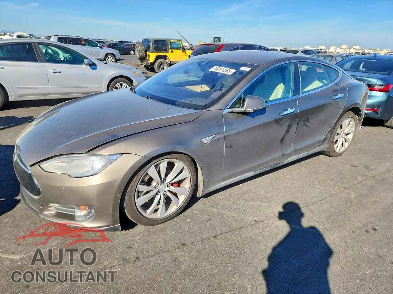 TESLA MODEL S 2015 - 5YJSA1E40FF114985