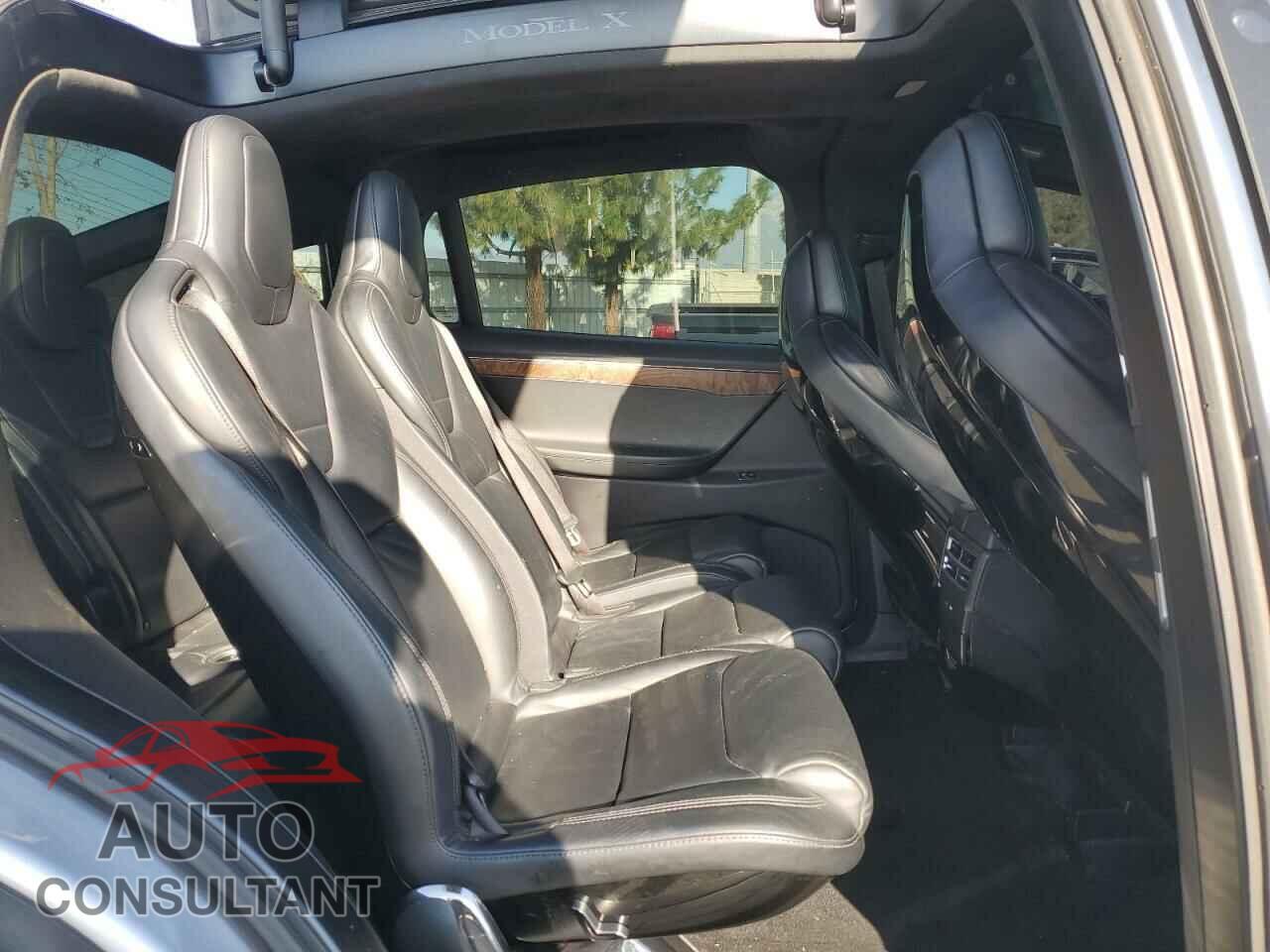 TESLA MODEL X 2017 - 5YJXCAE27HF044791