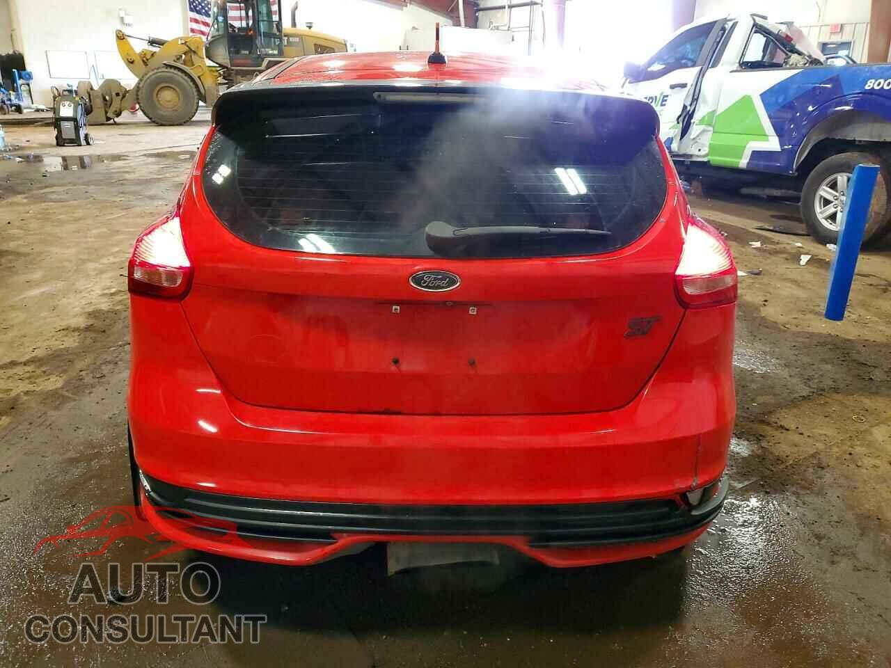 FORD FOCUS 2015 - 1FADP3L90FL268732