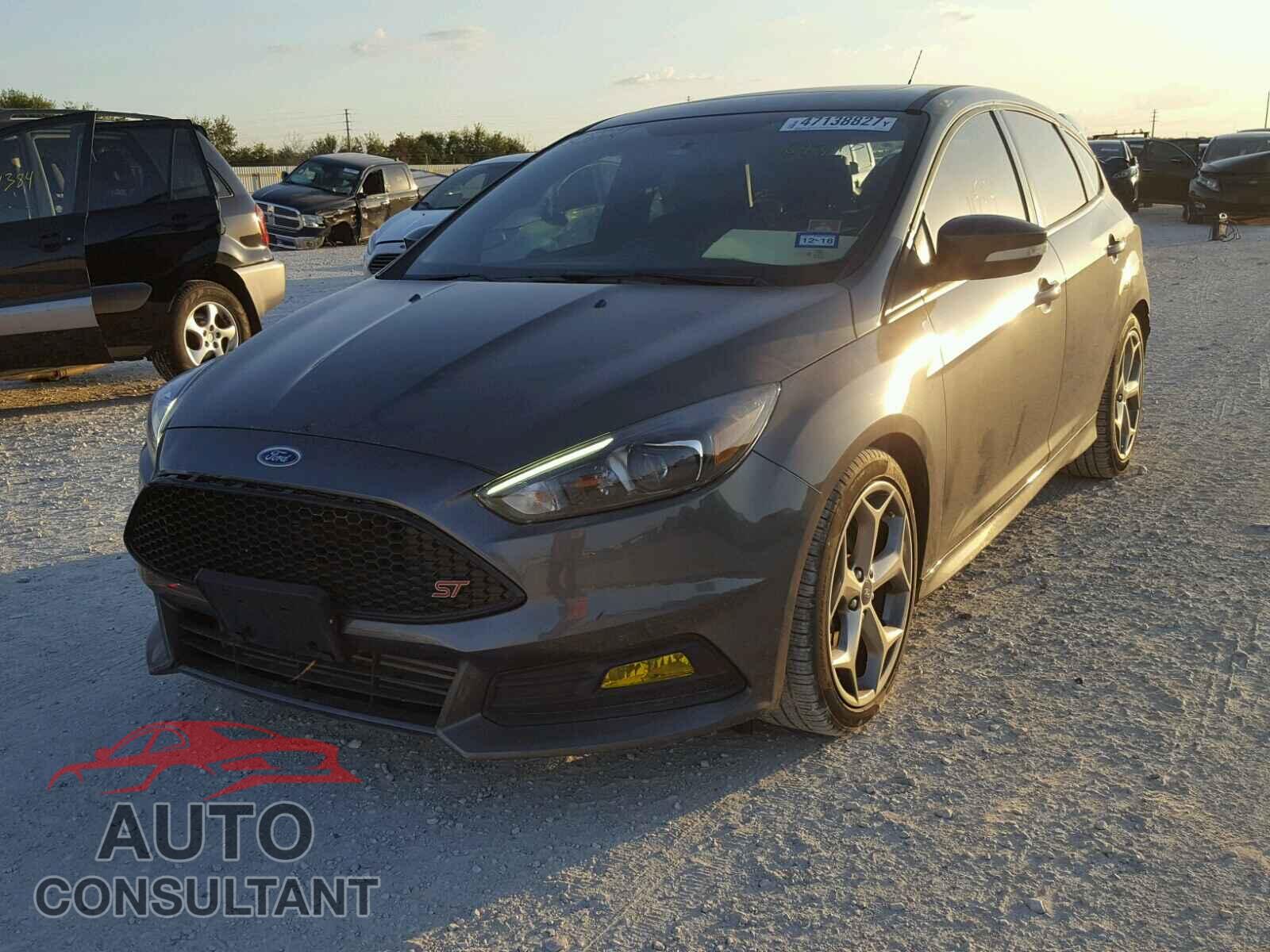 FORD FOCUS 2017 - 1FADP3L91HL204878