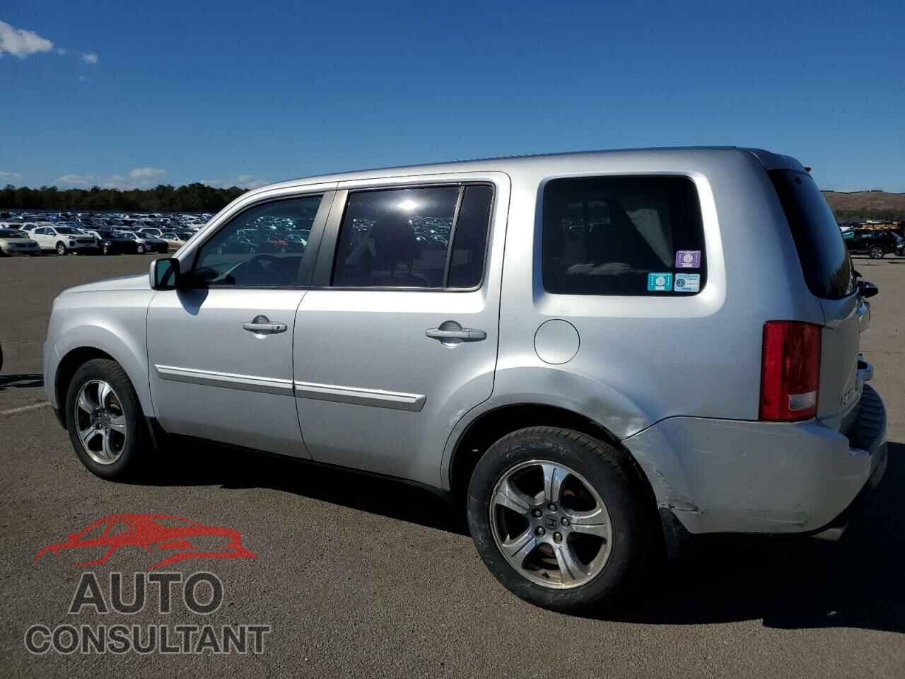 HONDA PILOT 2015 - 5FNYF4H37FB009361