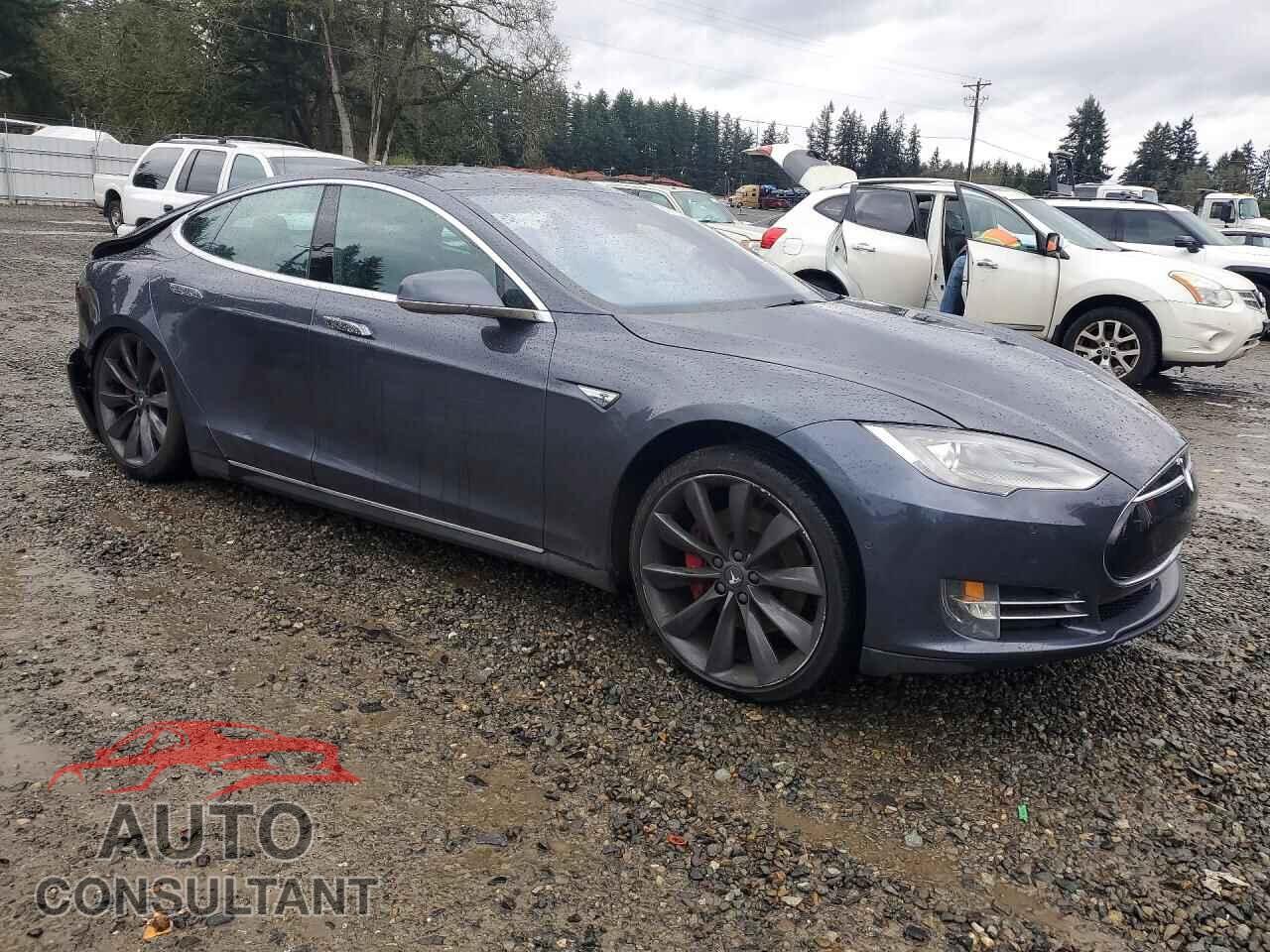 TESLA MODEL S 2015 - 5YJSA1E40FF104831