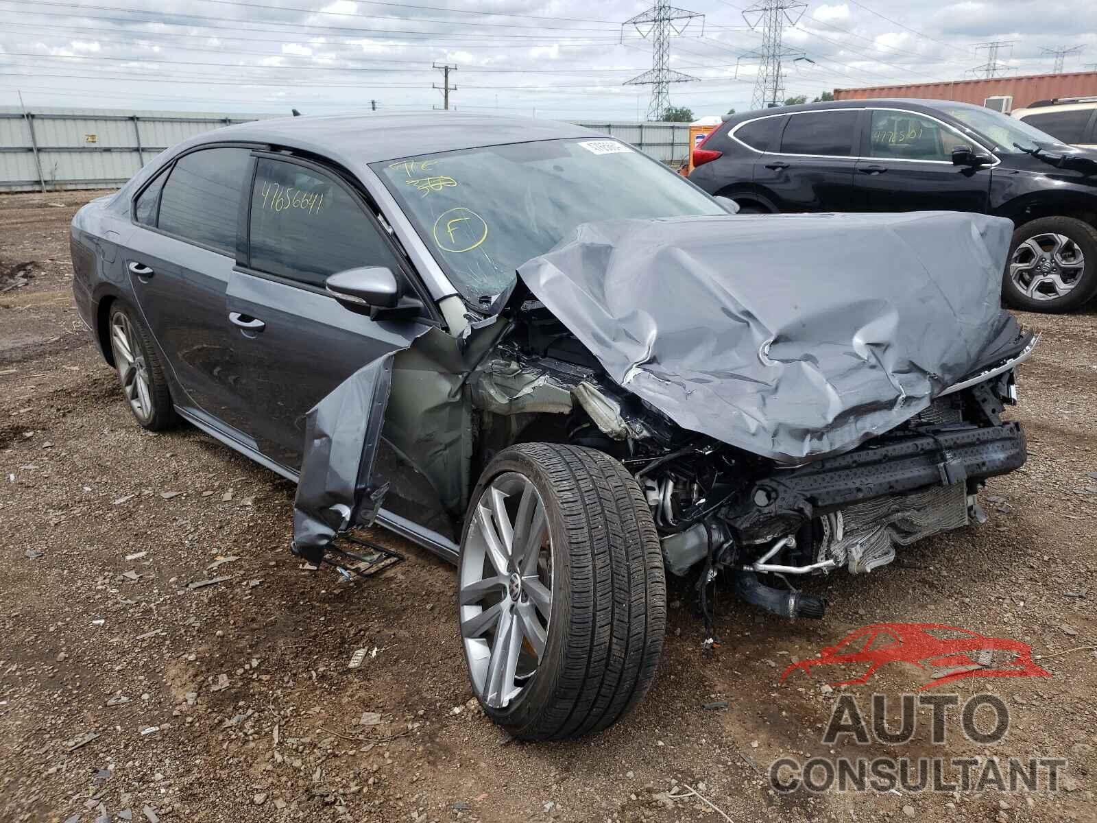 VOLKSWAGEN PASSAT 2018 - 1VWAA7A35JC000396