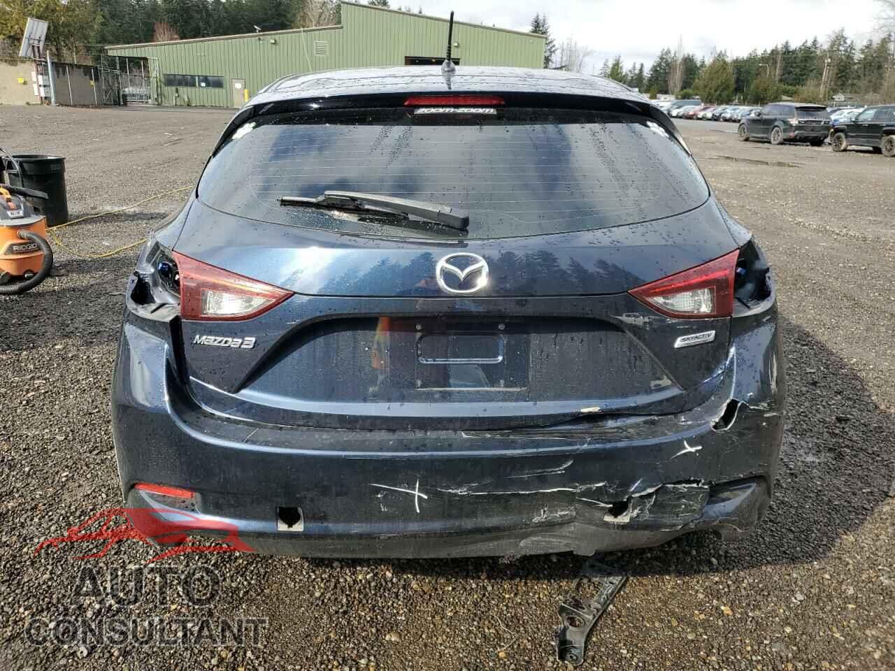 MAZDA 3 2017 - 3MZBN1L77HM119355