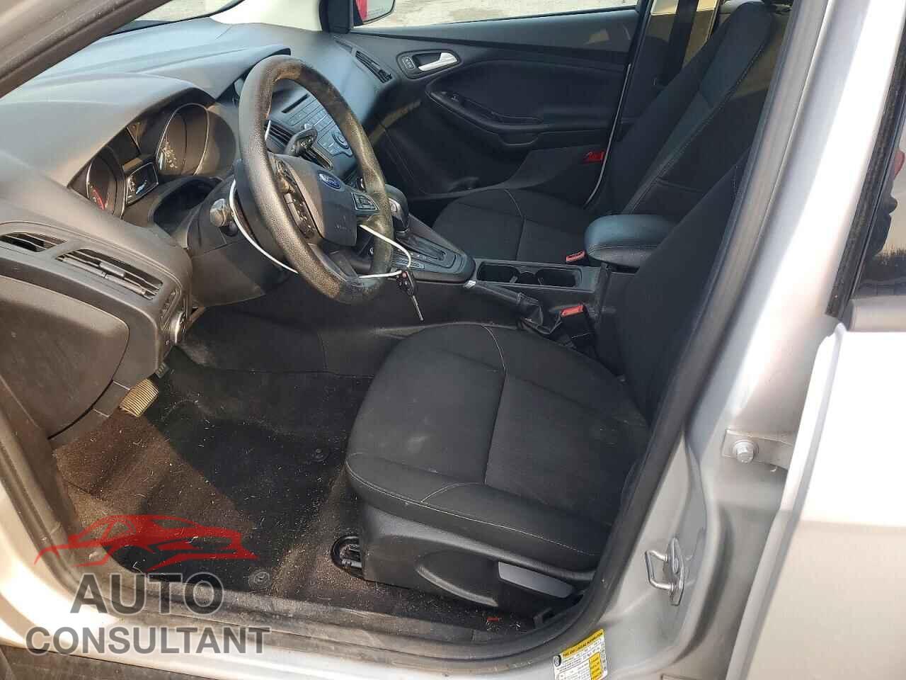 FORD FOCUS 2017 - 1FADP3F24HL330764