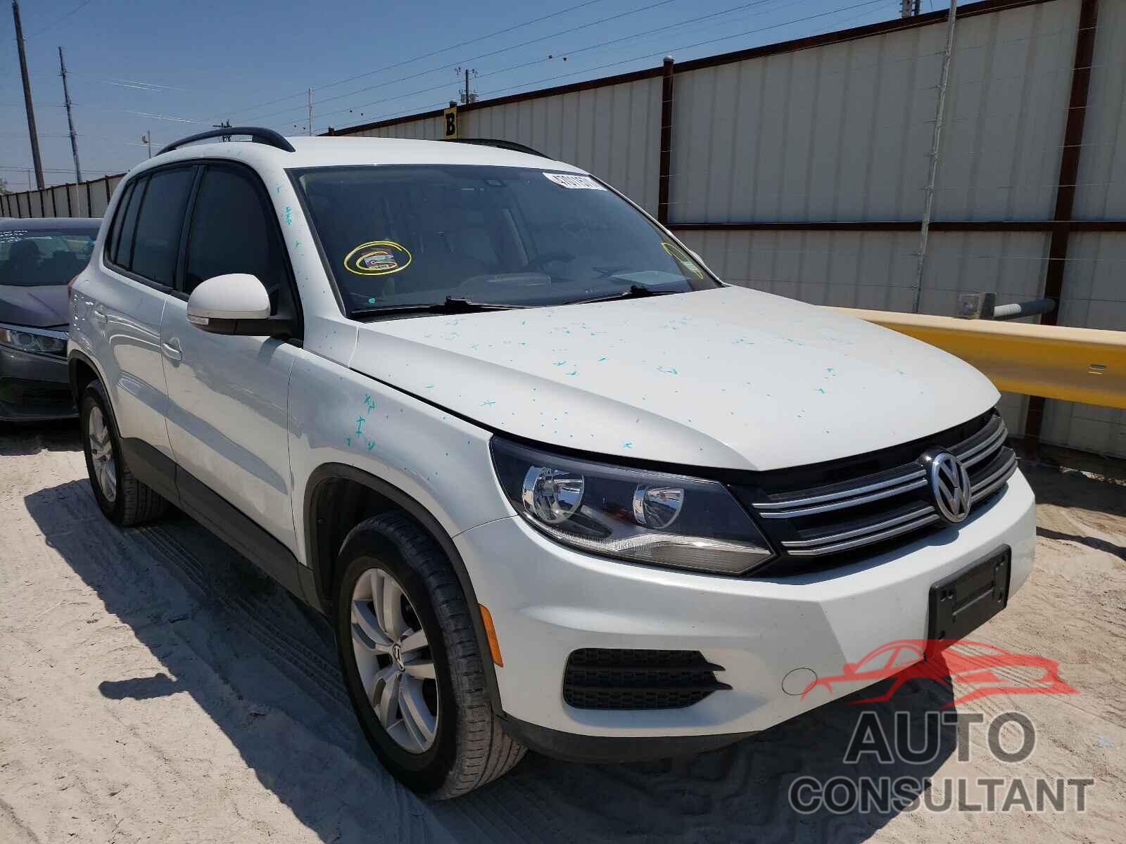 VOLKSWAGEN TIGUAN 2017 - WVGAV7AX8HK024925