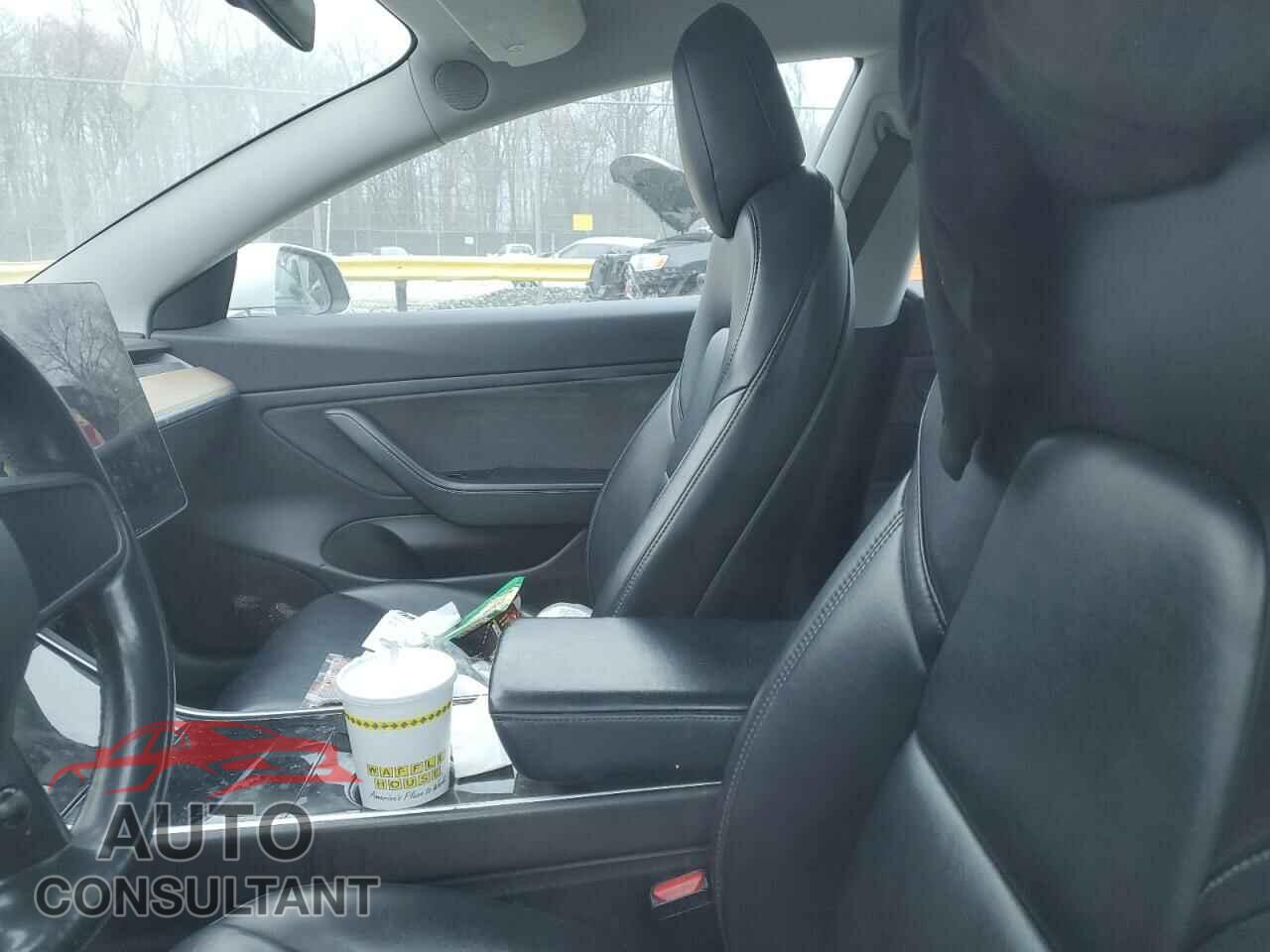 TESLA MODEL 3 2018 - 5YJ3E1EA8JF060682