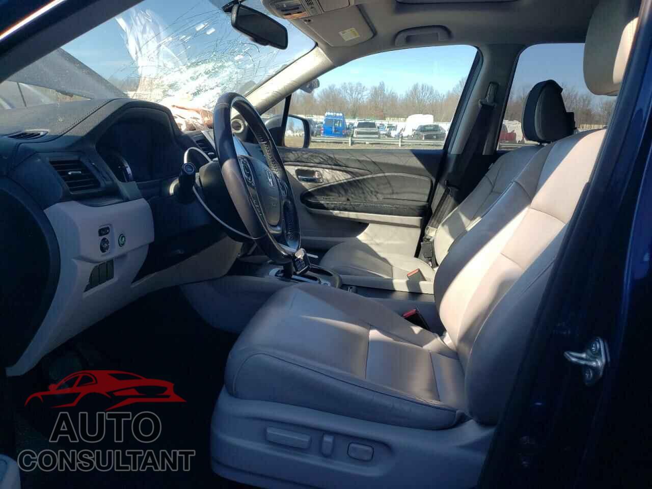 HONDA PILOT 2017 - 5FNYF6H55HB025574