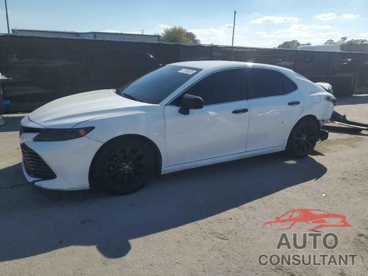 TOYOTA CAMRY 2018 - 4T1B11HK5JU031574