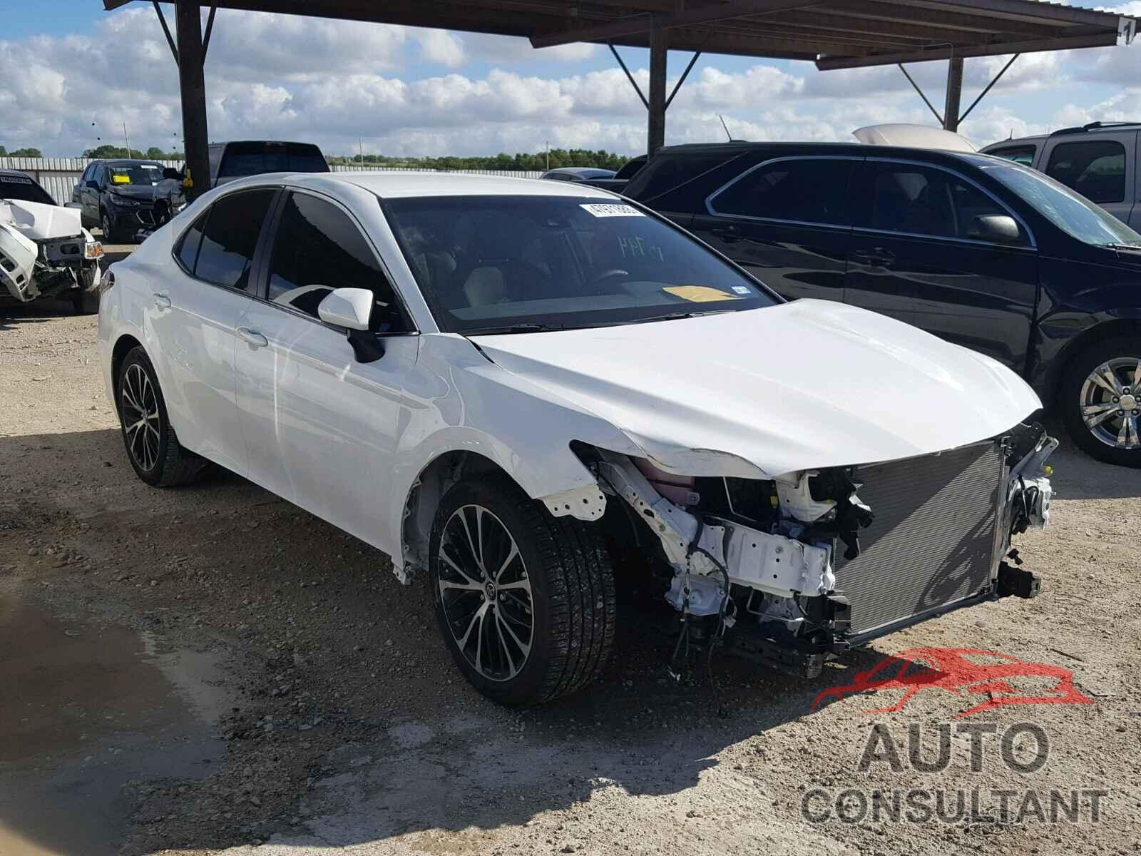 TOYOTA CAMRY 2018 - JTNB11HK0J3010198