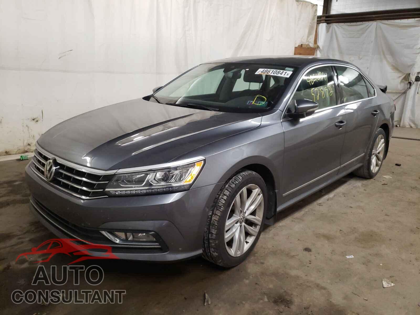 VOLKSWAGEN PASSAT 2018 - 1VWCA7A33JC044678