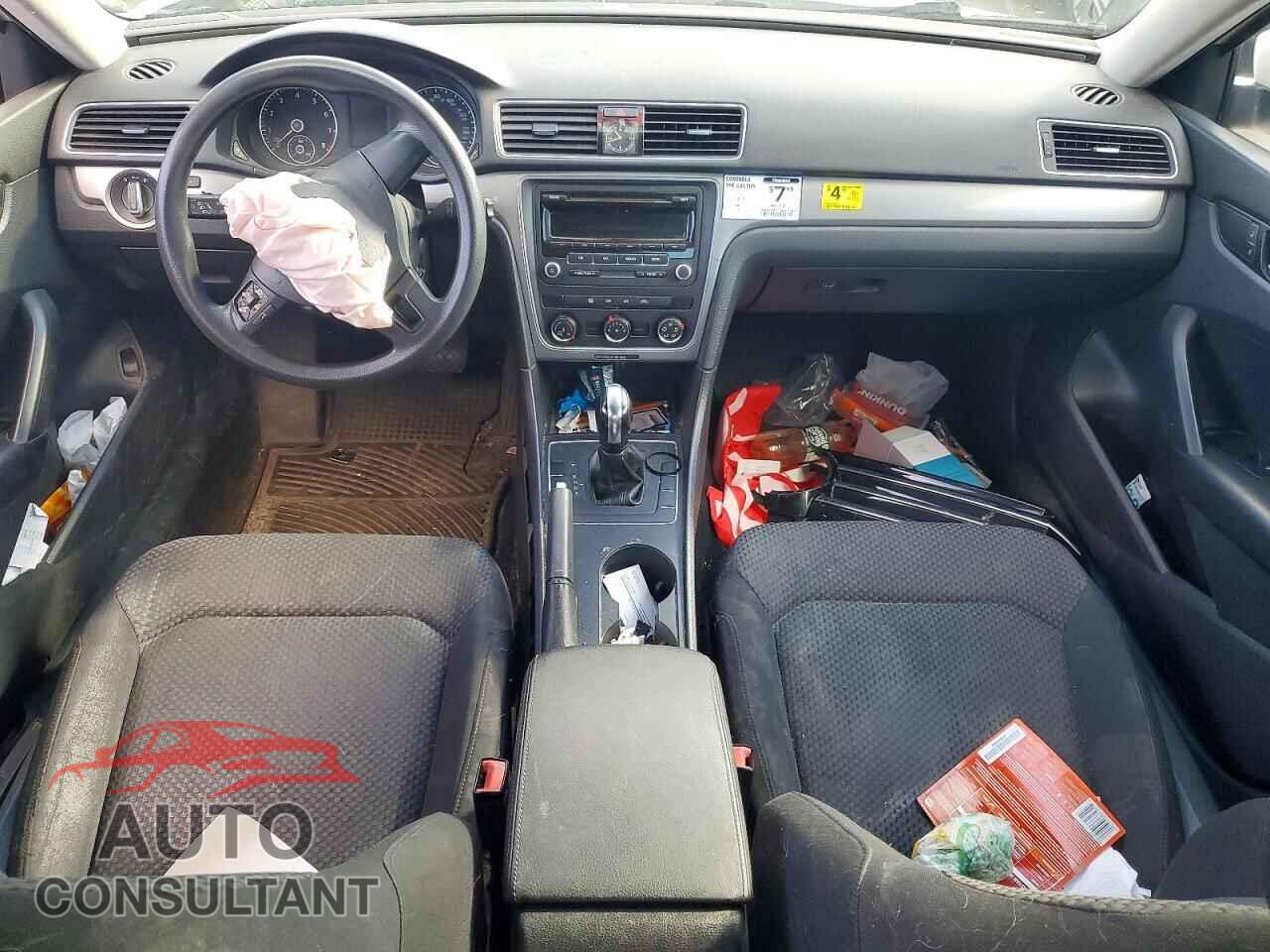 VOLKSWAGEN PASSAT 2013 - 1VWAP7A38DC080554