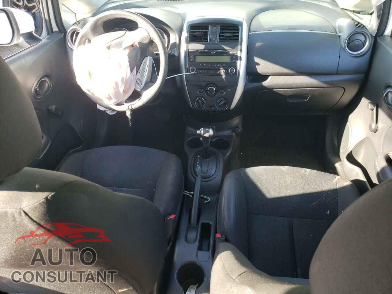 NISSAN VERSA 2017 - 3N1CE2CP0HL374340