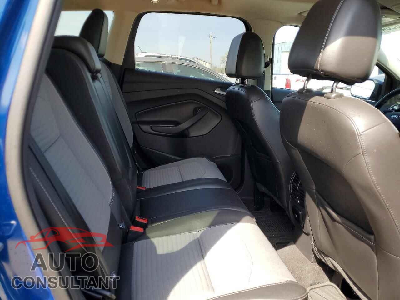 FORD ESCAPE 2017 - 1FMCU0J96HUB66568