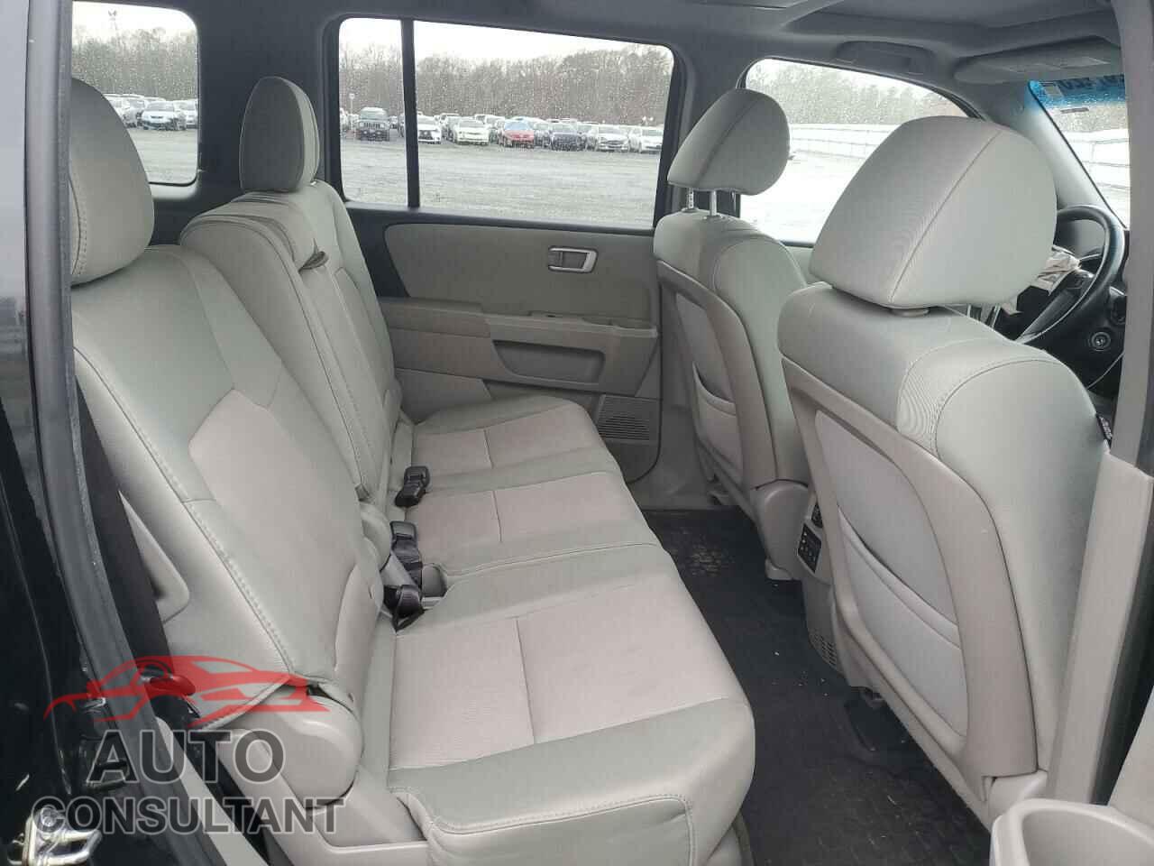 HONDA PILOT 2015 - 5FNYF4H31FB038967